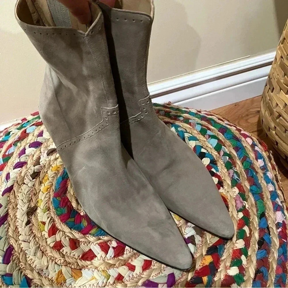 Warren Edwards  grey suede pointed toe kitten heel leopard soles ankle boots - Picture 1 of 10